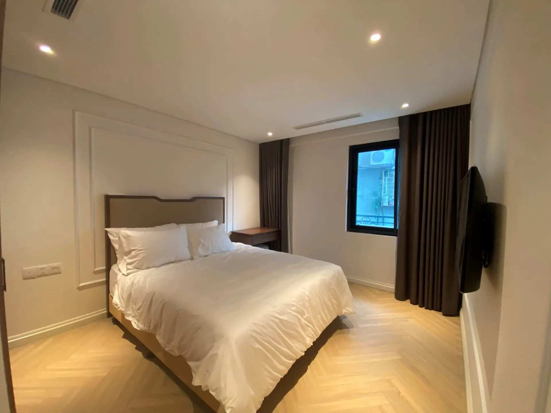 T- Place -4F- 2 Bed- Bedroom