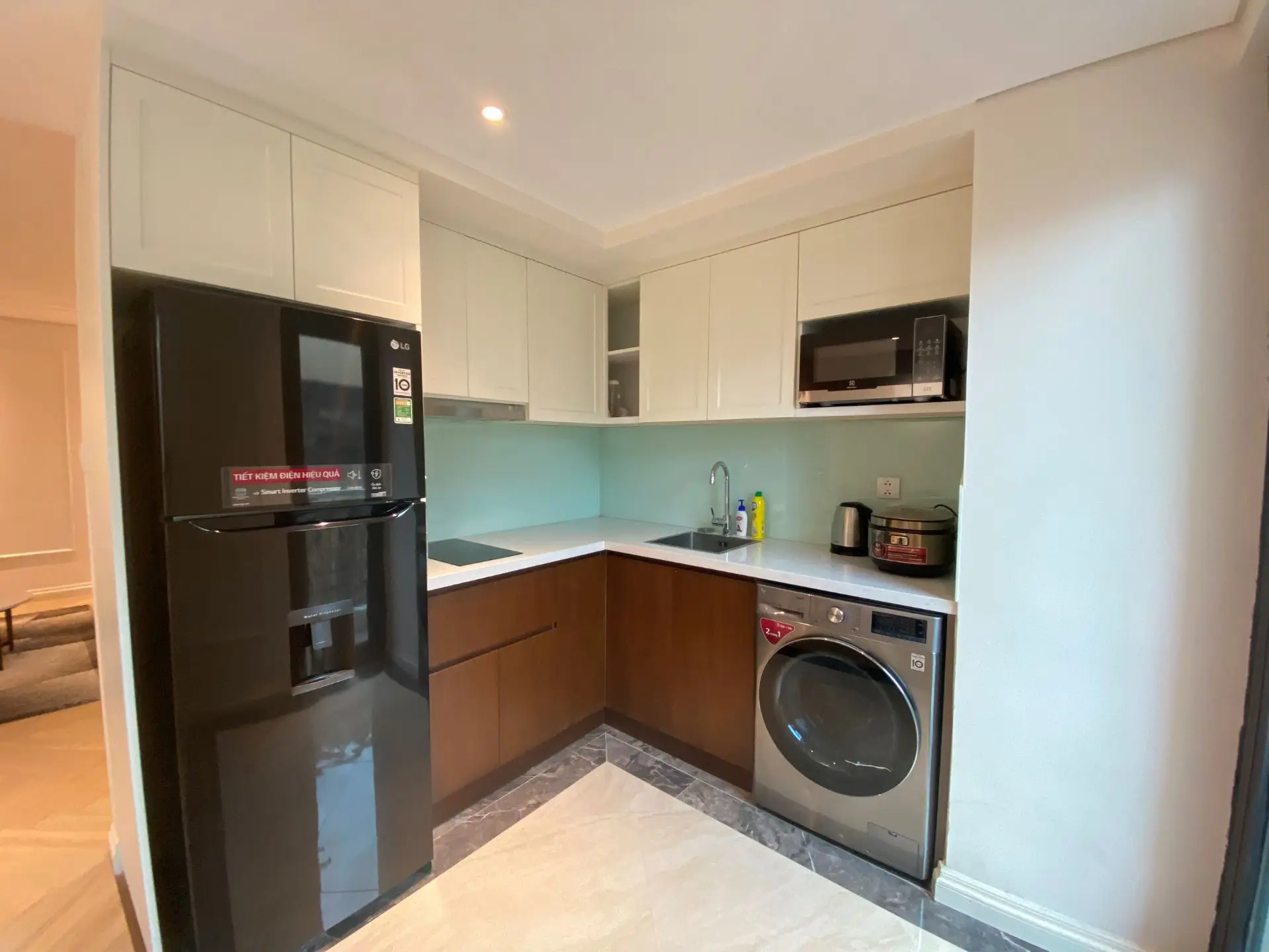 T- Place -4F- 2 Bed- Kitchen