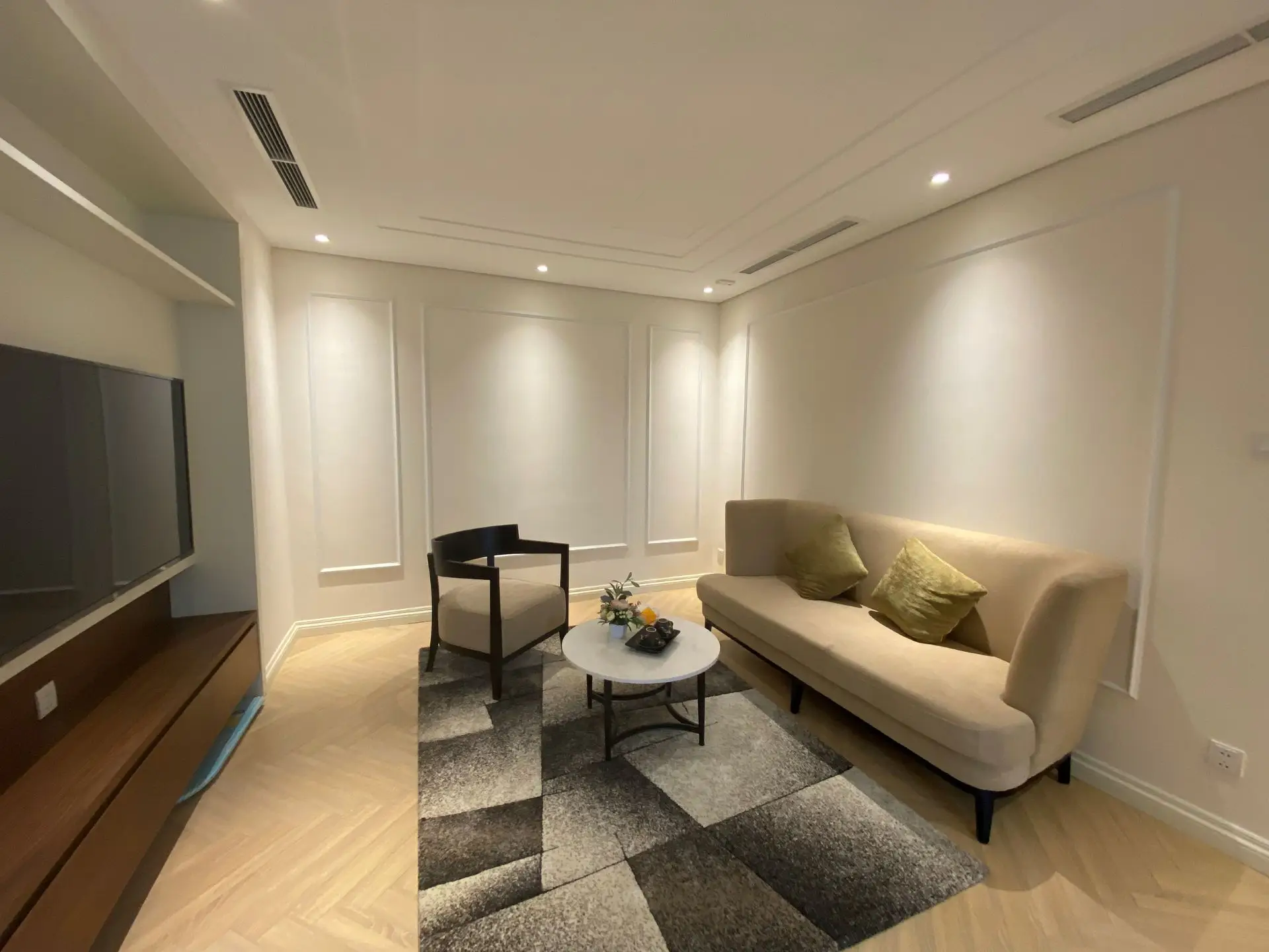 T- Place -4F- 2 Bed- living room