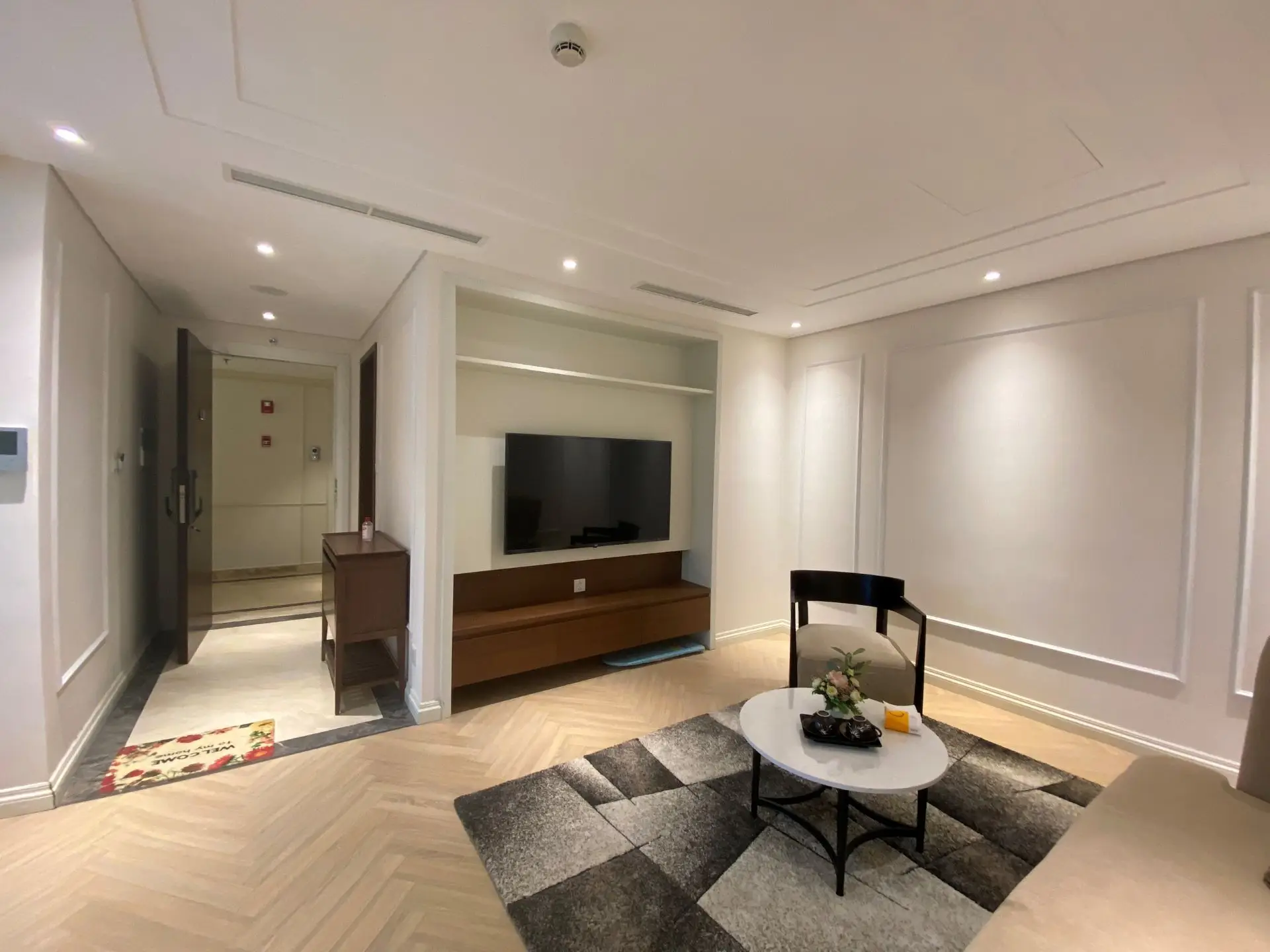 T- Place -4F- 2 Bed- living room 1