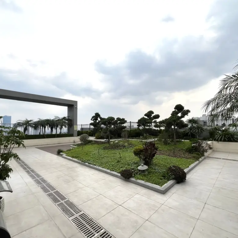 Mipec Rubik 360 35階の庭園