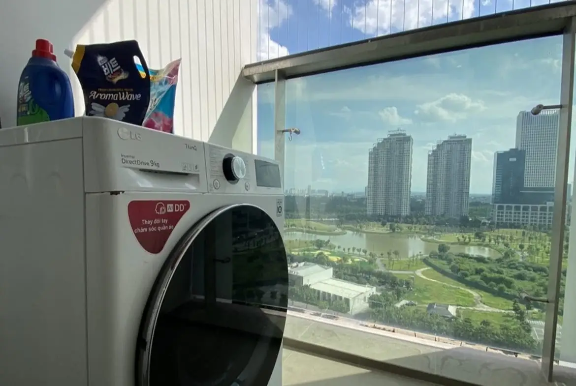 The Matrix One_A12aベランダ