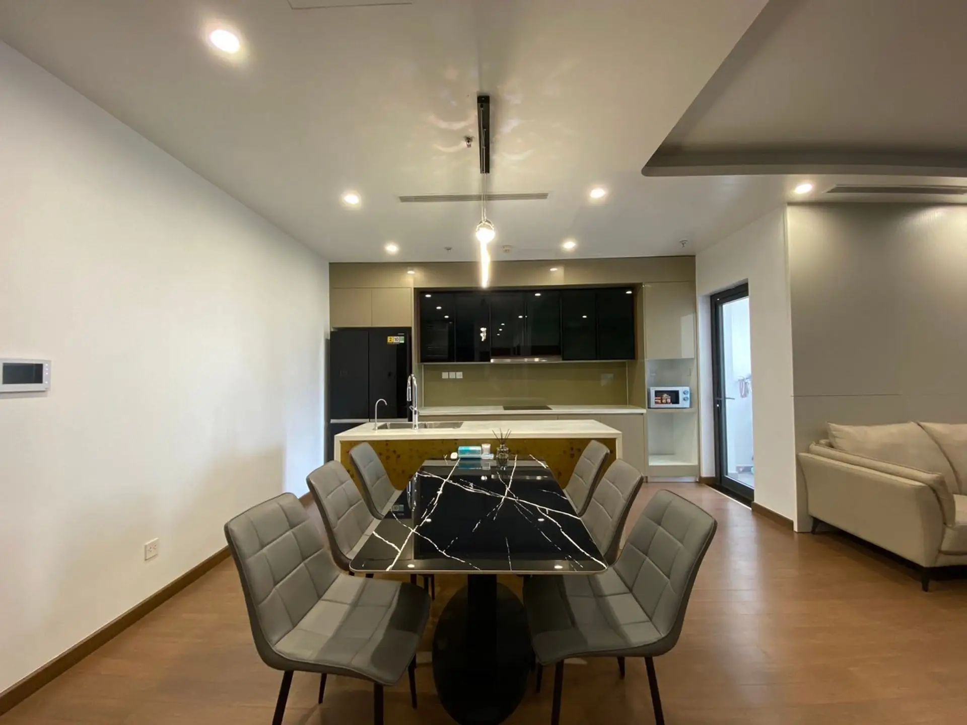 The Matrix One Bao An kitchen (4) The Matrix One_A12aダイニングテーブル