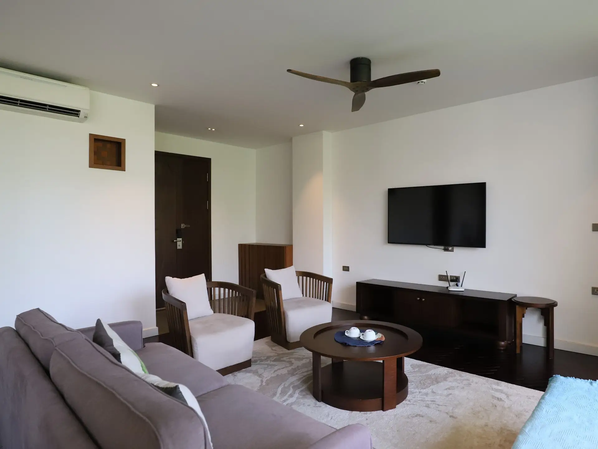 Toan Tien Housing _ To Ngoc Vanのリビング