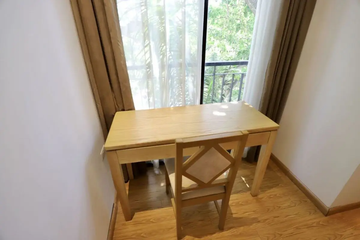 Toan Tien Housing _ 26 Pham Huy Thongデスク