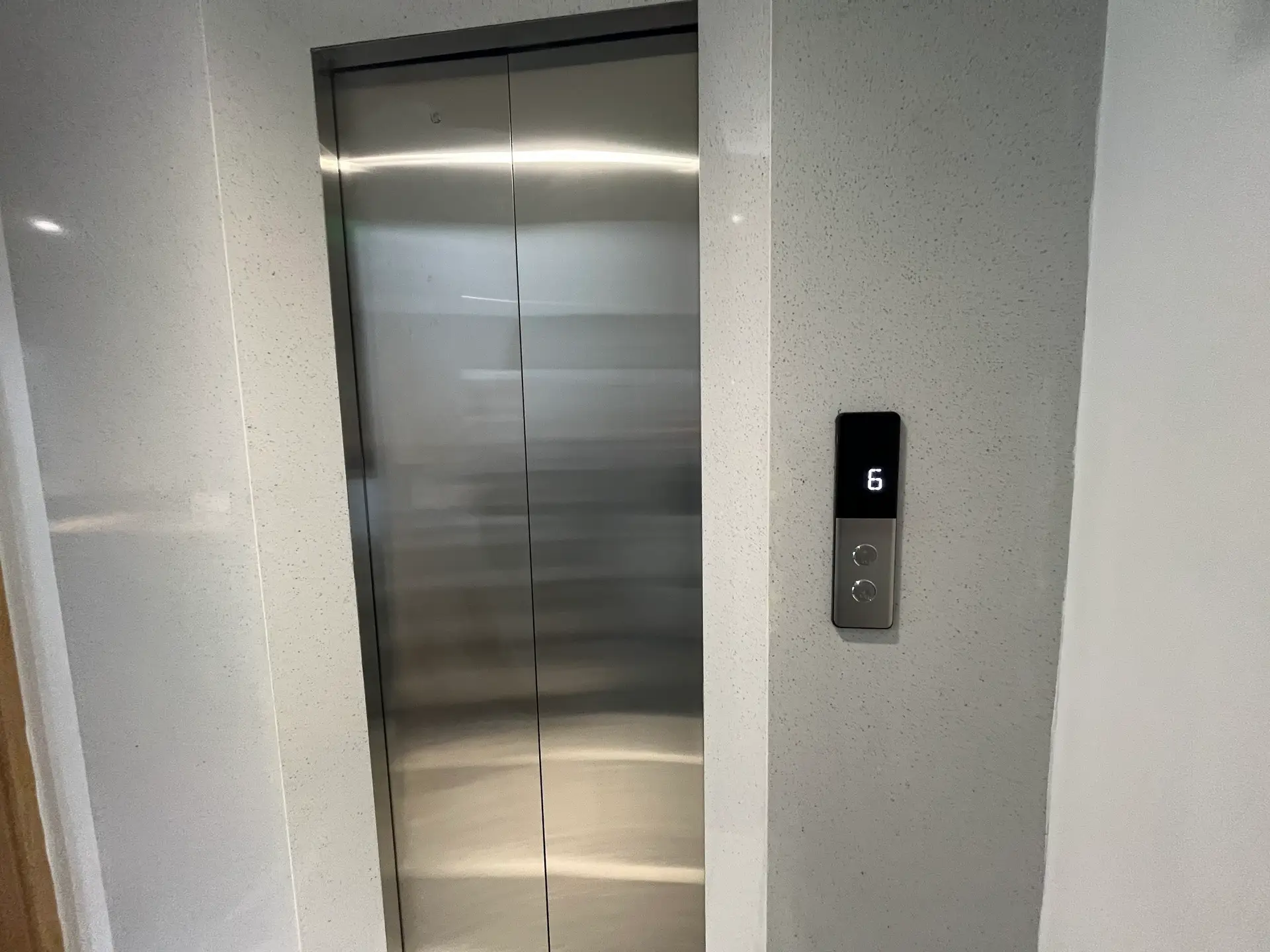 Apartment226 Buoiエレベーター