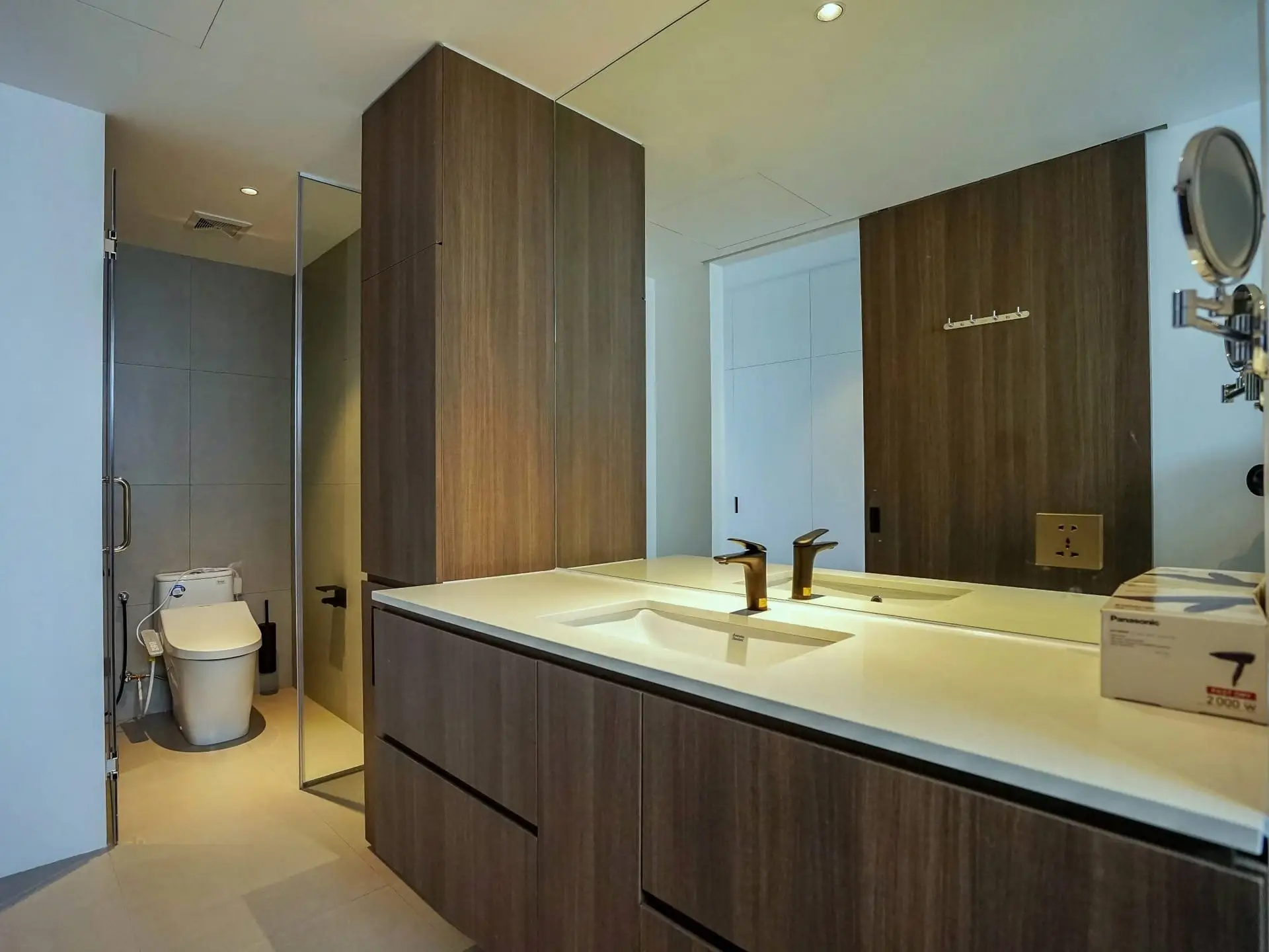 Hanoi Housing Quang An_4bed_401_ bathroom