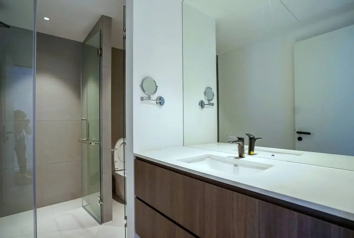 Hanoi Housing Quang An_4bed_401_ bathroom (3)