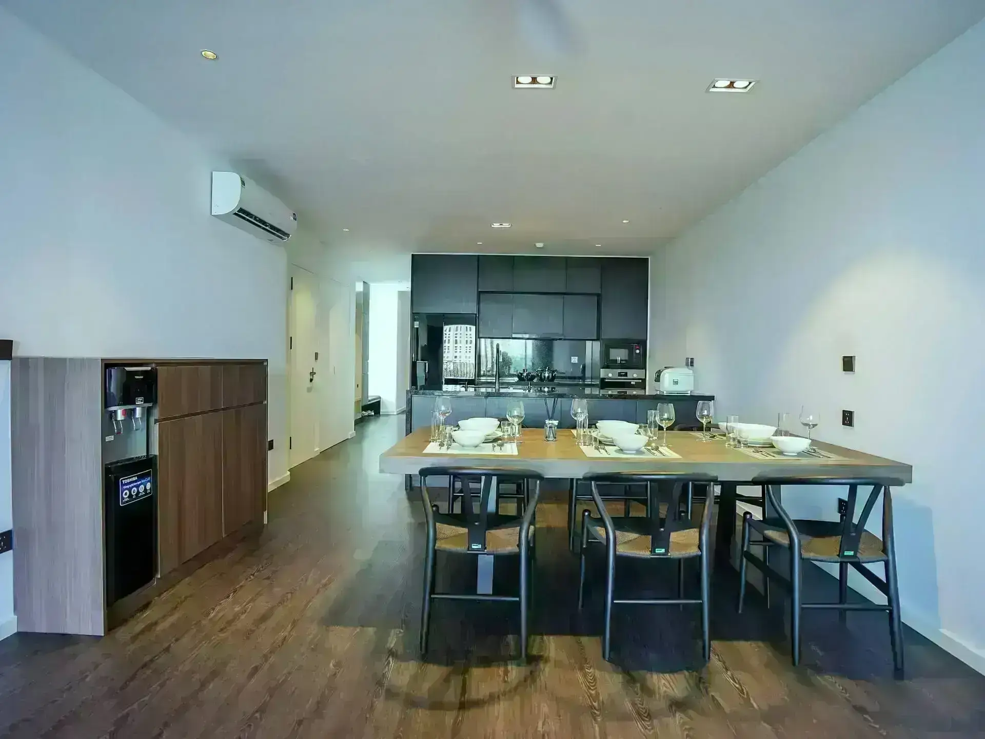 Hanoi Housing Quang An_4bed_401_ dinning room, kitchen (1)