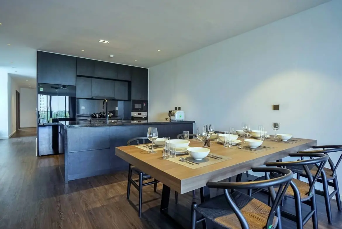 Hanoi Housing Quang An_4bed_401_ dinning room, kitchen (2)