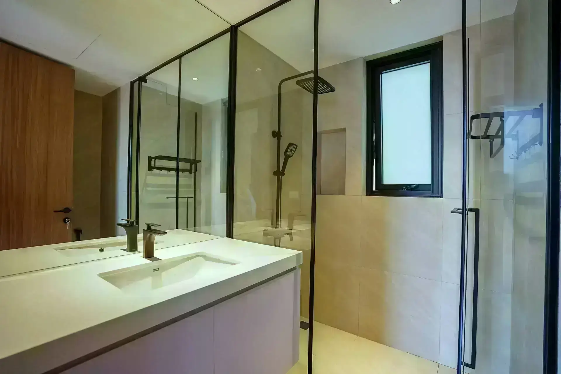 Hanoi Housing_Villa_ 7 ngo 52 To Ngoc Van bathtub