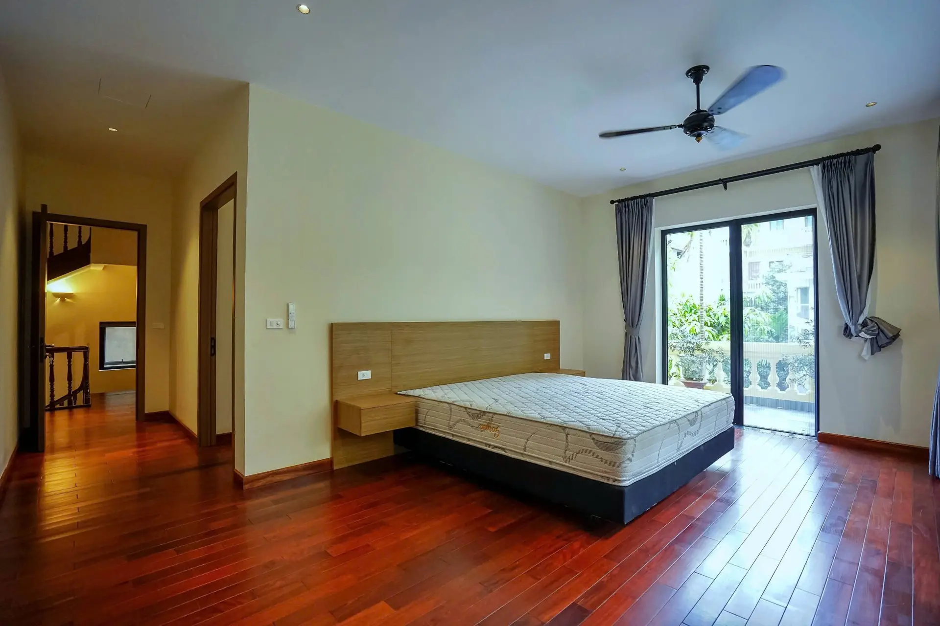 Hanoi Housing_Villa_ 7 ngo 52 To Ngoc Van_bedroom (2)