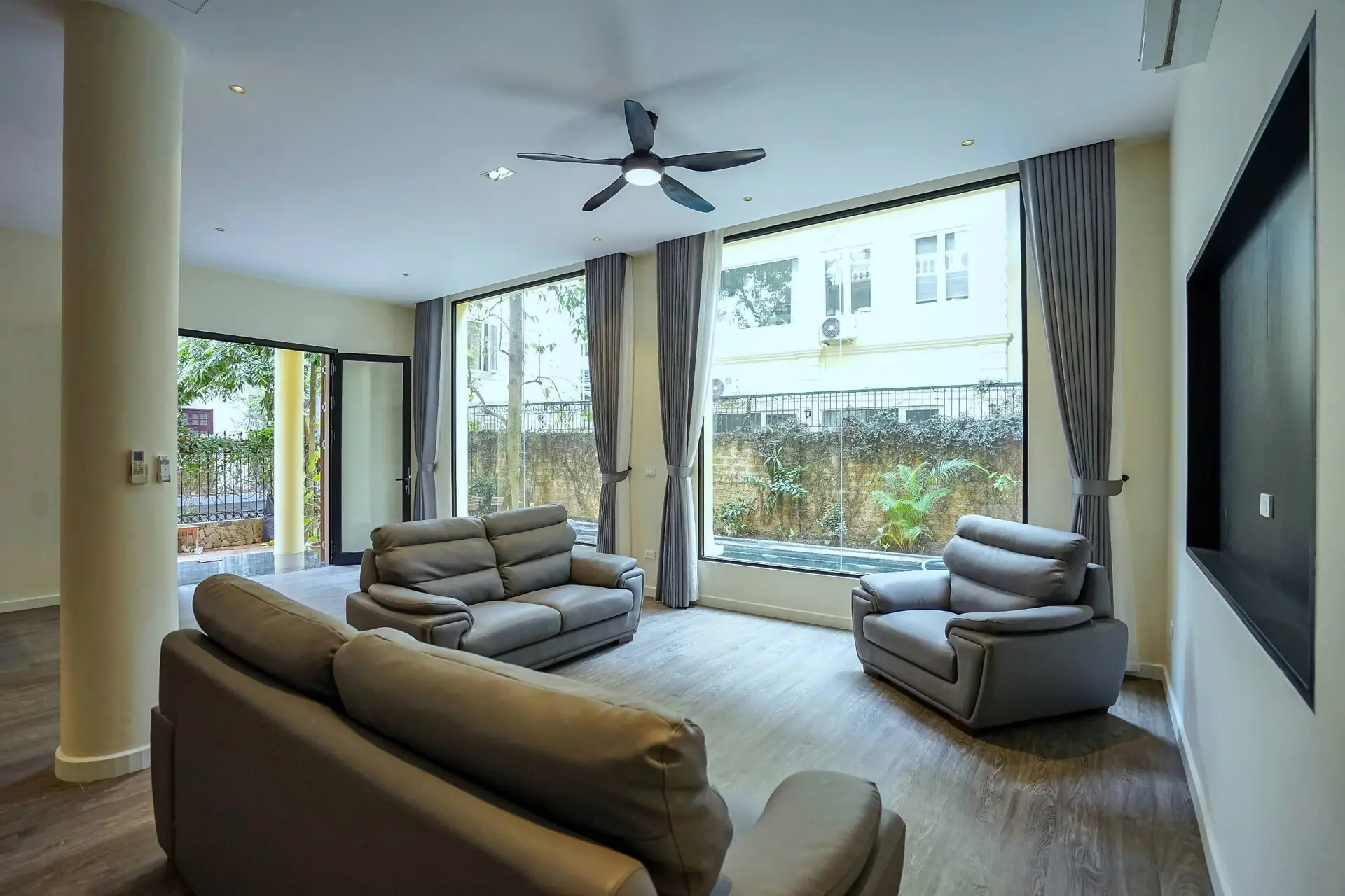 Hanoi Housing_Villa_ 7 ngo 52 To Ngoc Van_livingroom