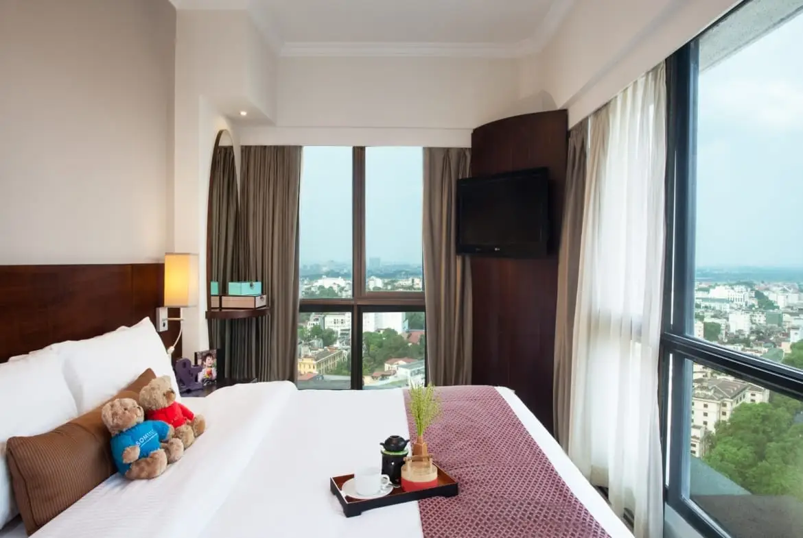 Somerset Grand Hanoiのベッドルームからのビュー