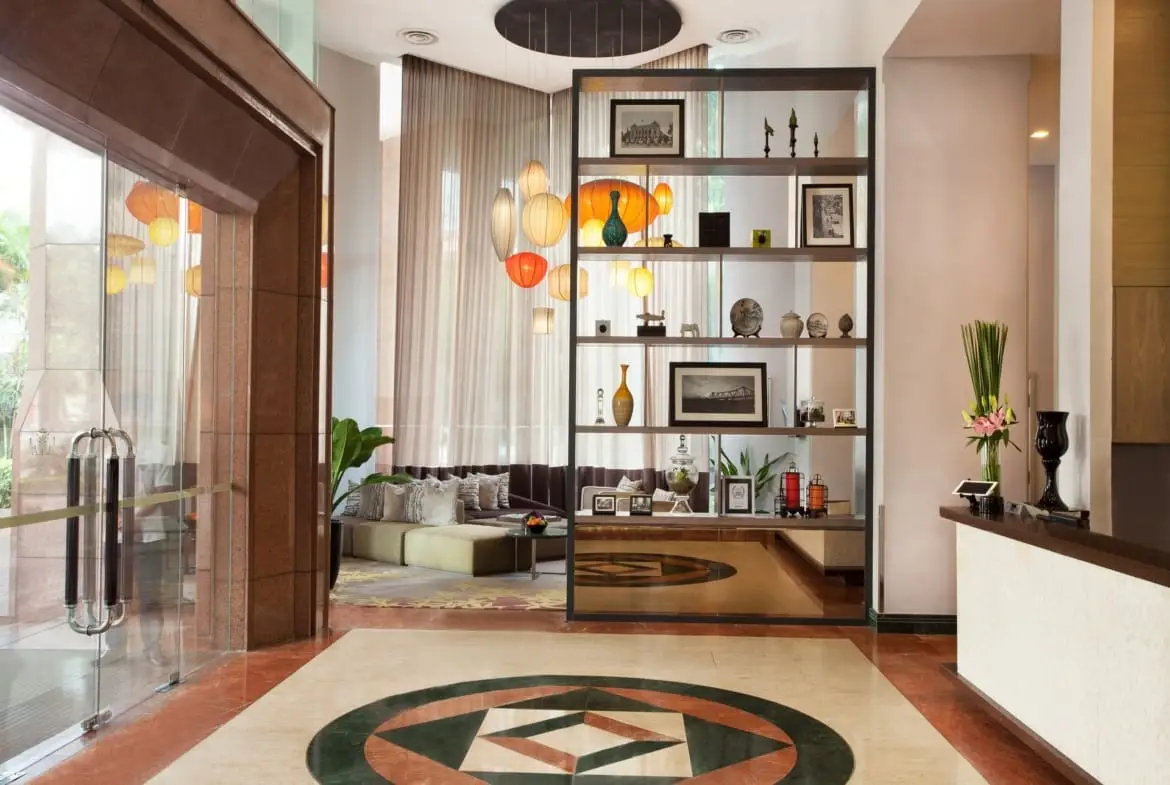 Somerset Grand Hanoiのセンスのあるロビー