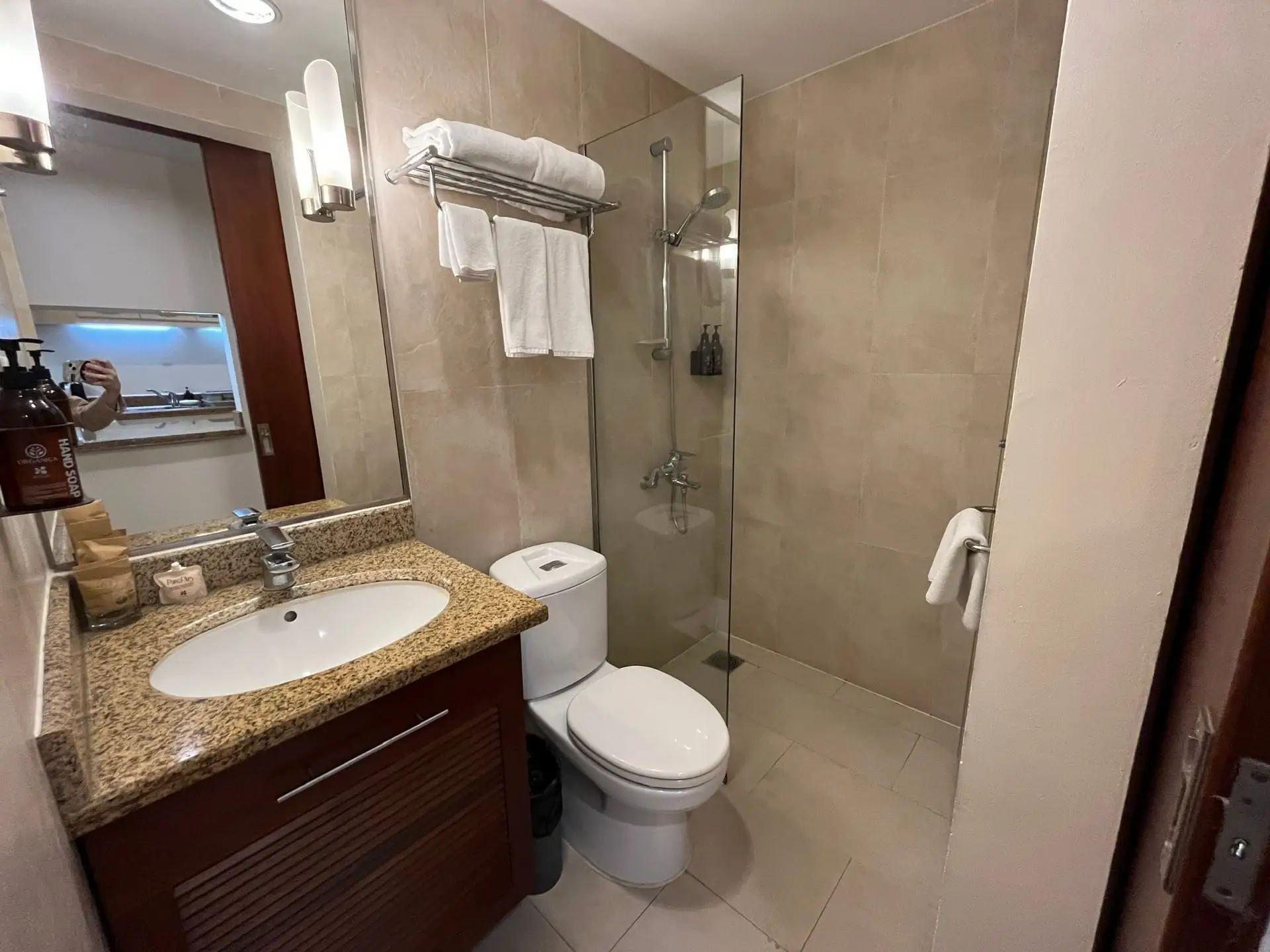 Wil que Westlake toilet (2)