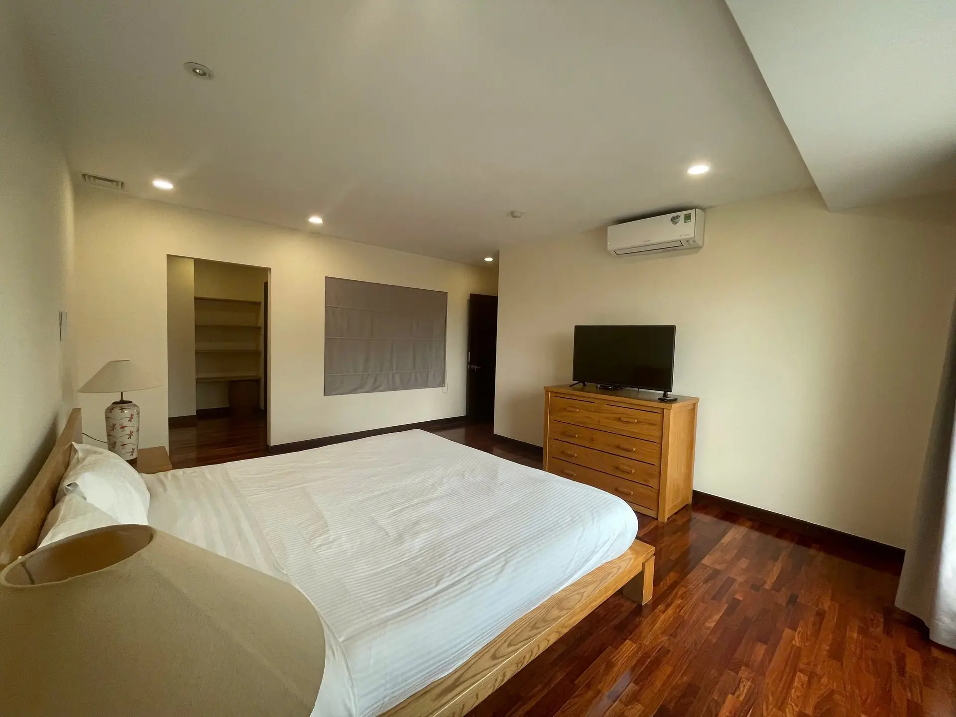 Elegant Suite Ha Hoi_2bed_bedroom