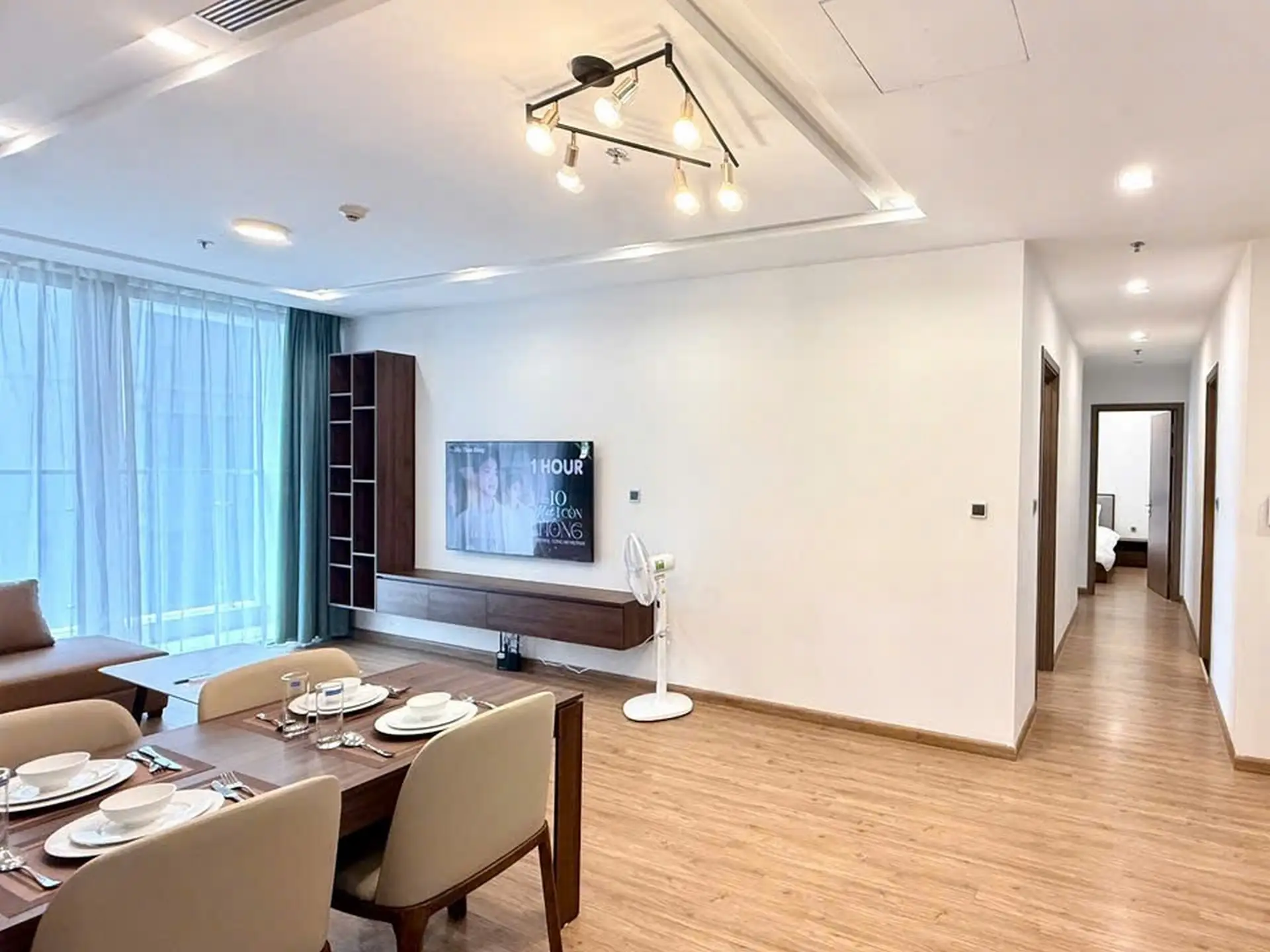 M1 3005 Metropolis 3bed diningroom