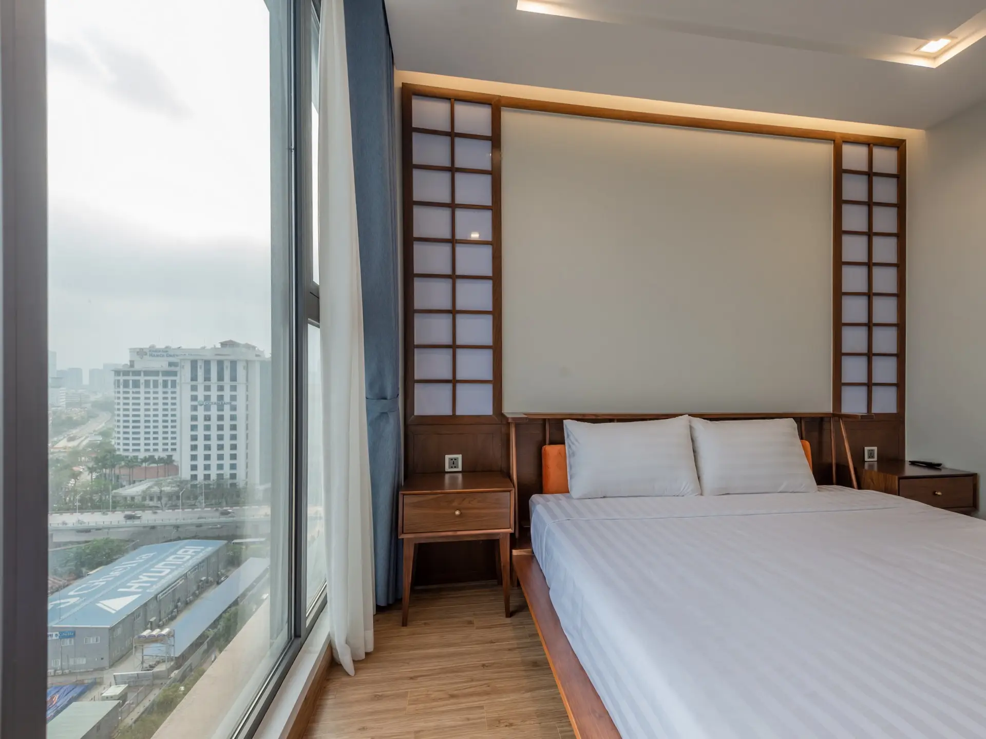 Metropolis M2 12A15 2bed_ bedroom
