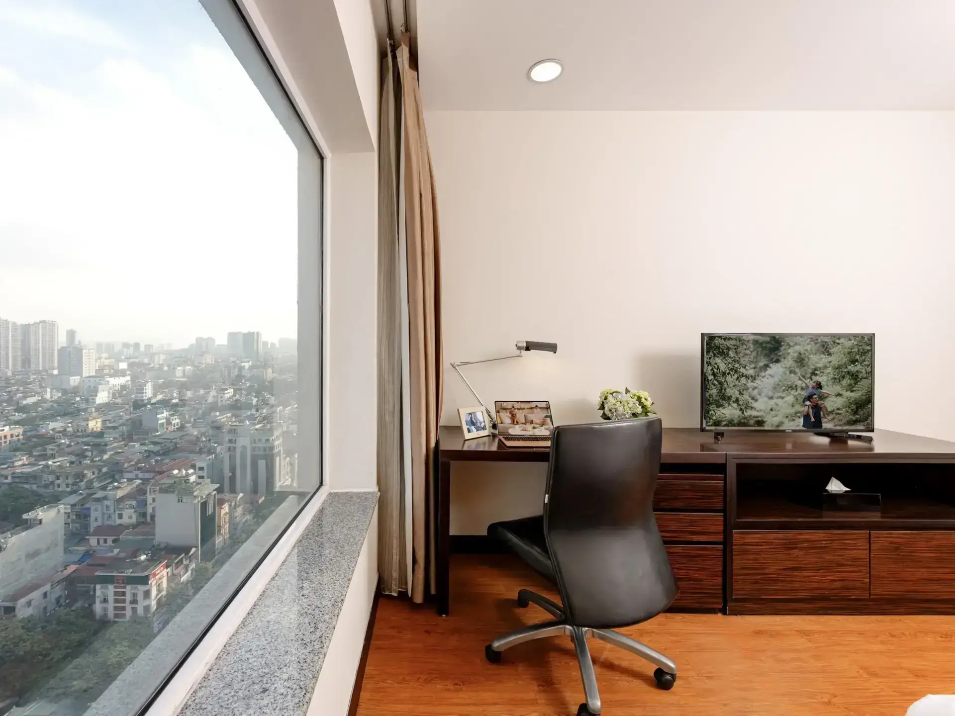 Somerset Hoa Binh desk Somerset Hoa Binh desk