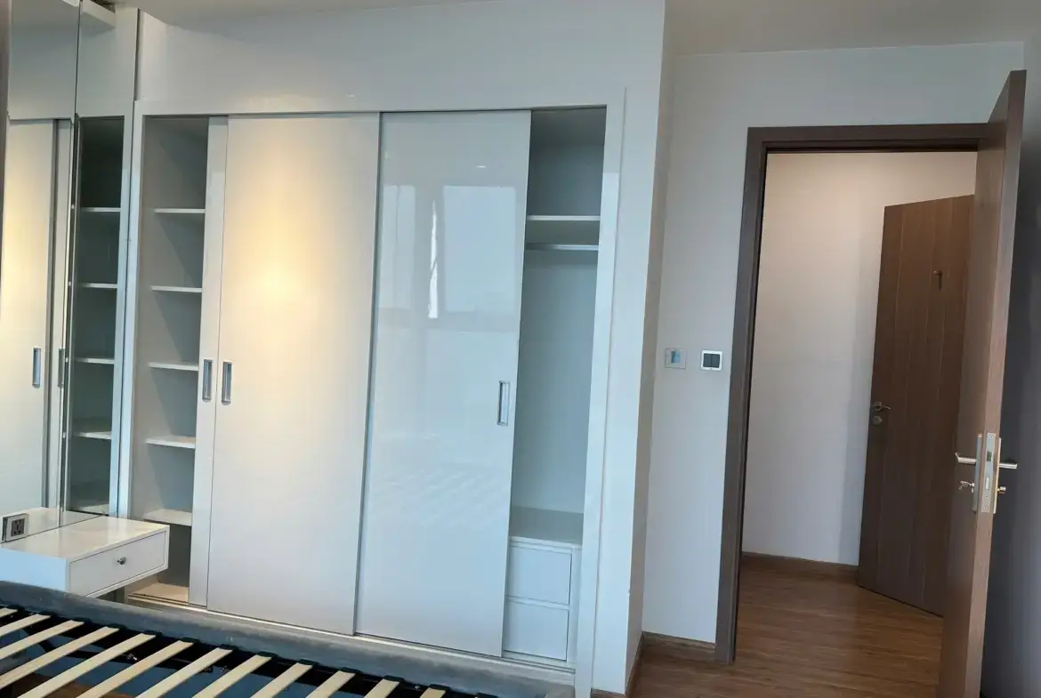 Vinhome Metropolis M1 20F_ bedroom (2)
