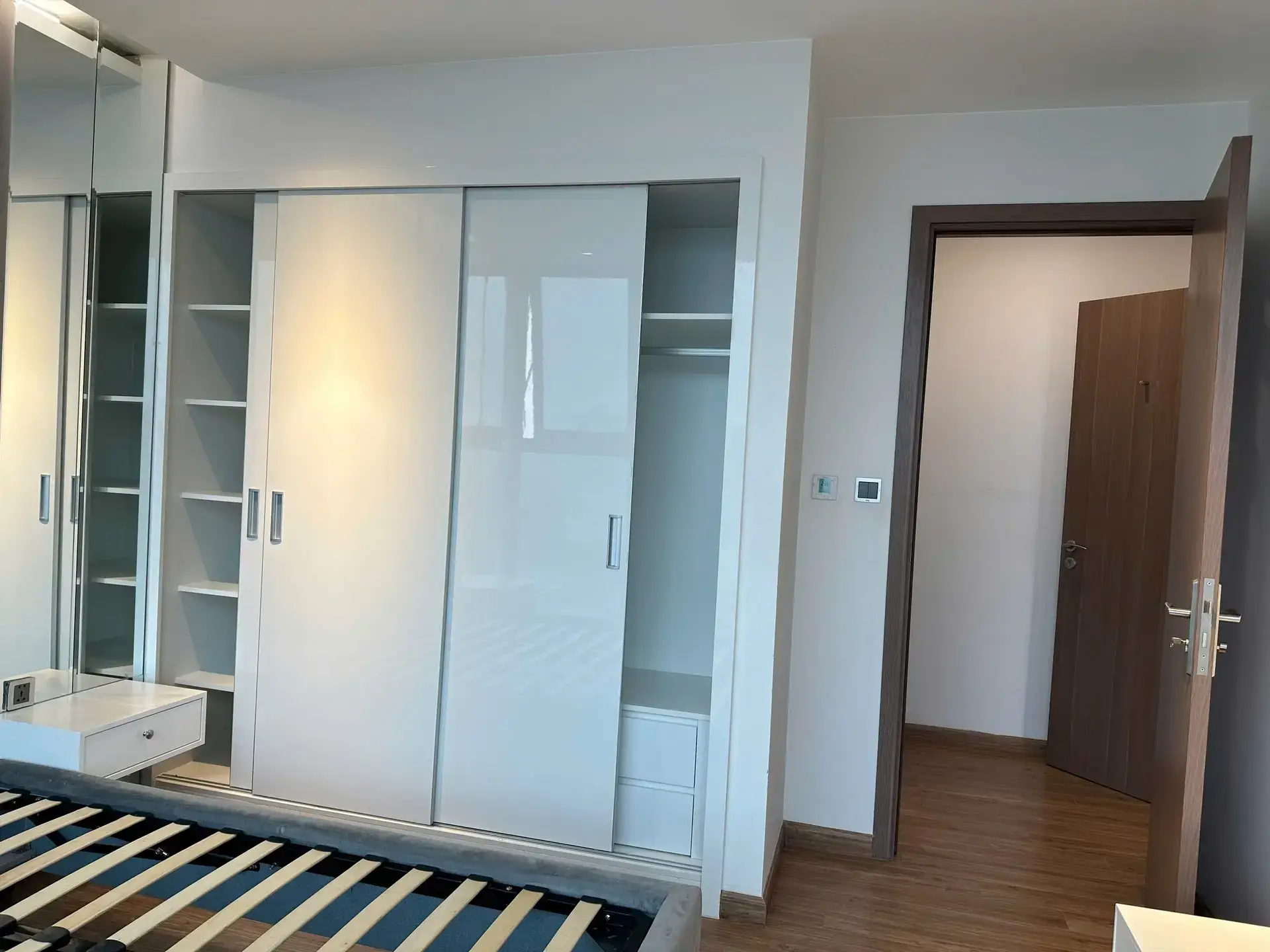 Vinhome Metropolis M1 20F_ bedroom (2)