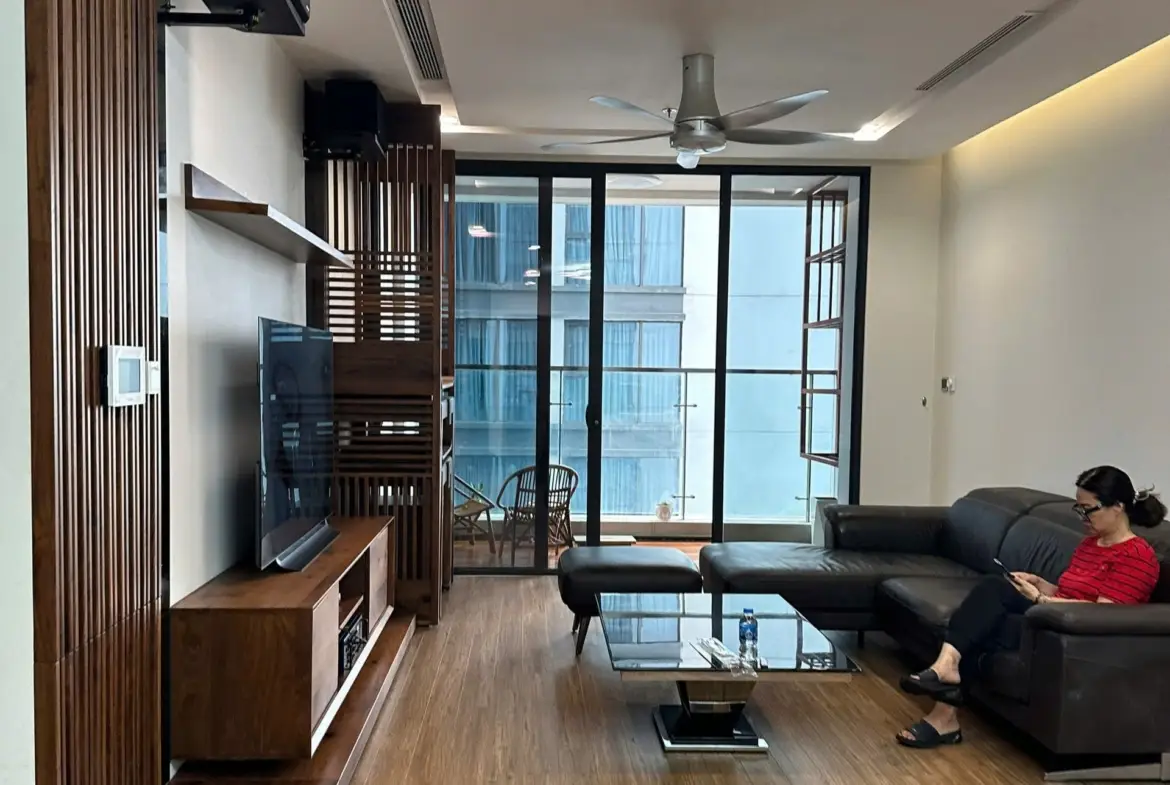 Vinhome Metropolis M1 20F_livingroom (2)