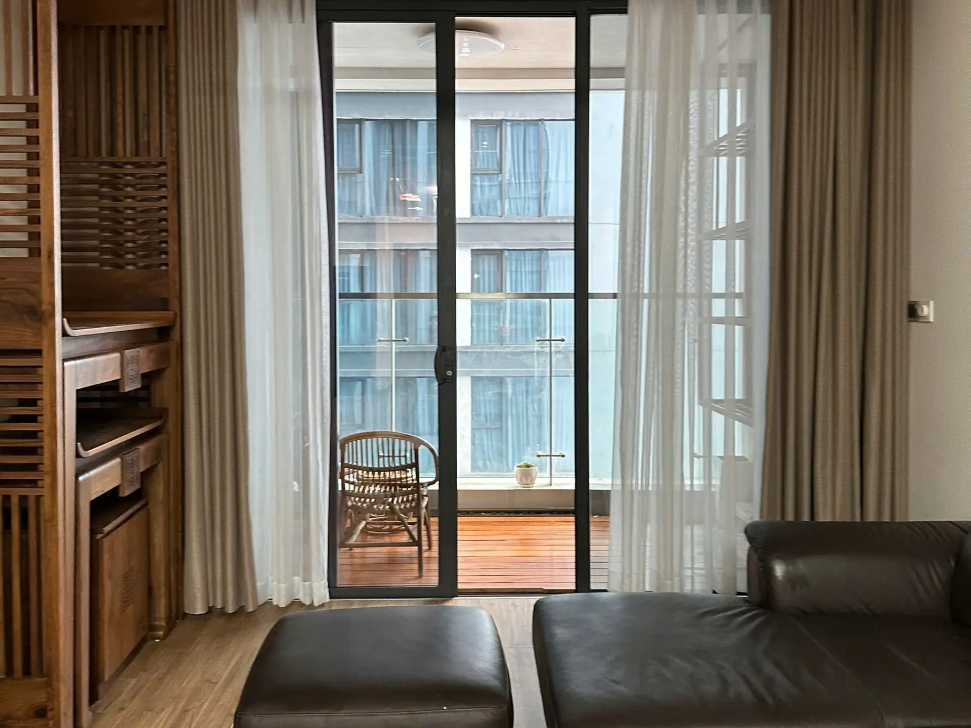 Vinhome Metropolis M1 20F_livingroom