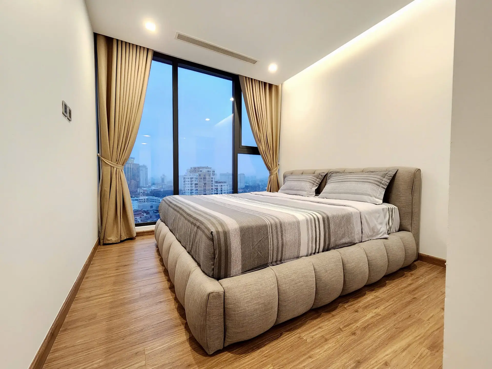 Vinhome Metropolis_4bed_M2 12b11_bedroom (2)
