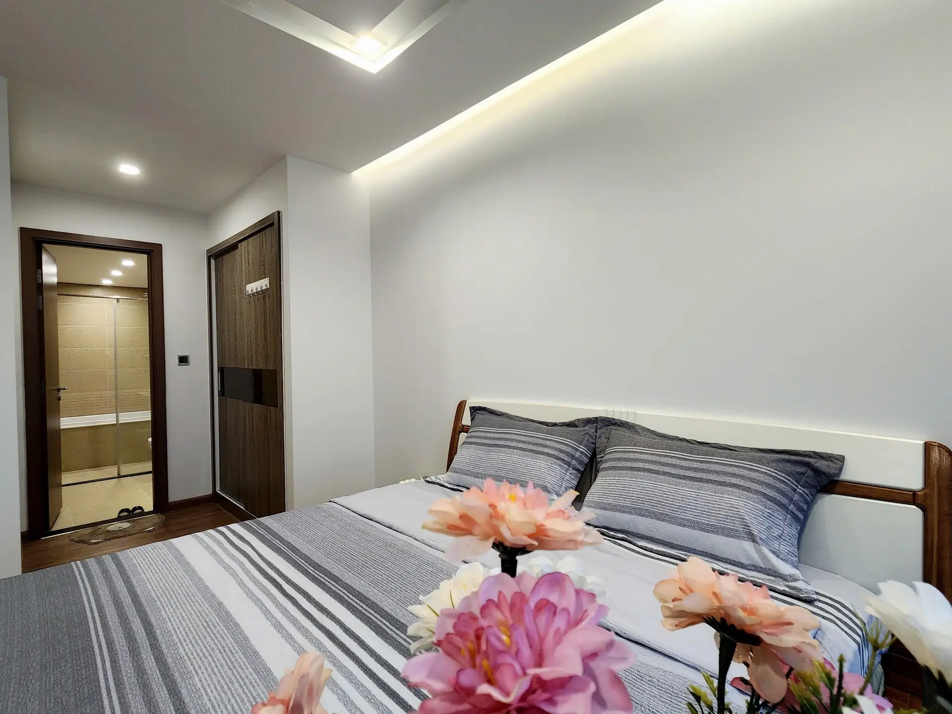 Vinhome Metropolis_4bed_M2 12b11_bedroom (3)