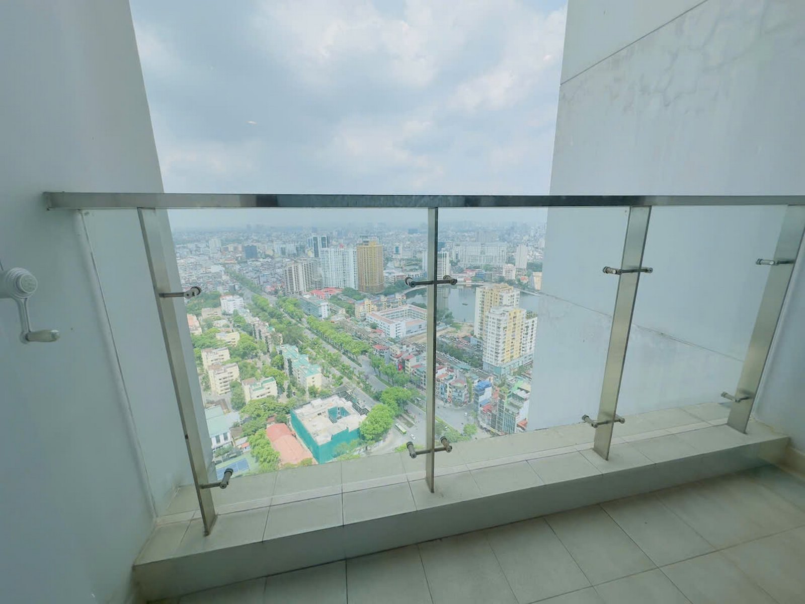 Vinhomes Metropolis M3 37F