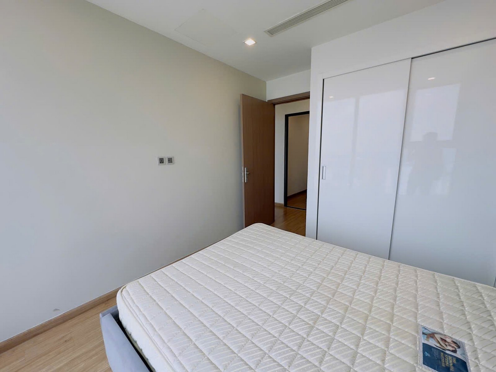 Vinhomes Metropolis M3 37F