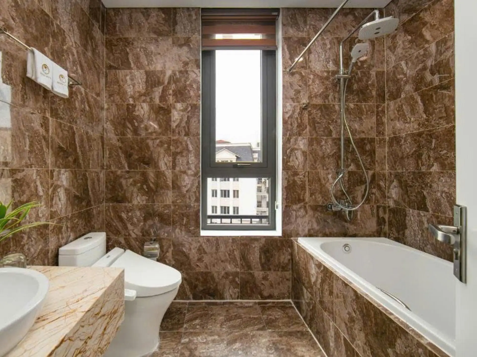 Luxor Boutique_1bed Bathroom (1)