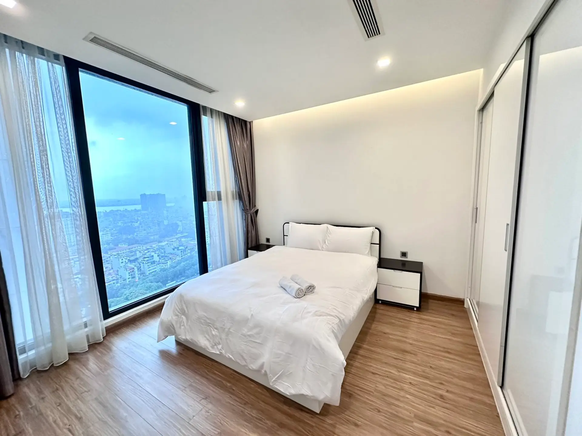 Vinhome Metropolis M2 26F