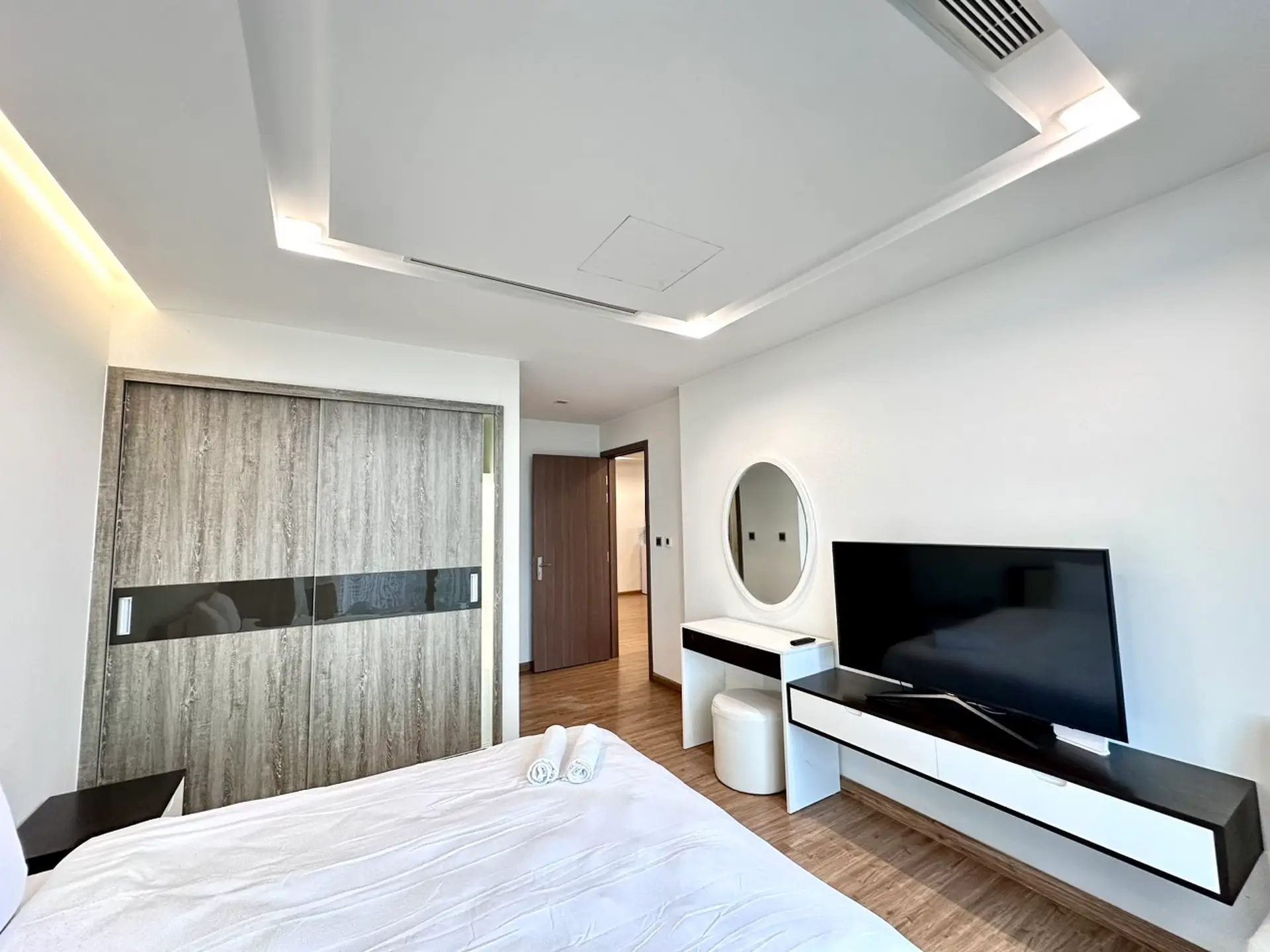 Vinhome-Metro-polis-M2-2610-3bed bed room