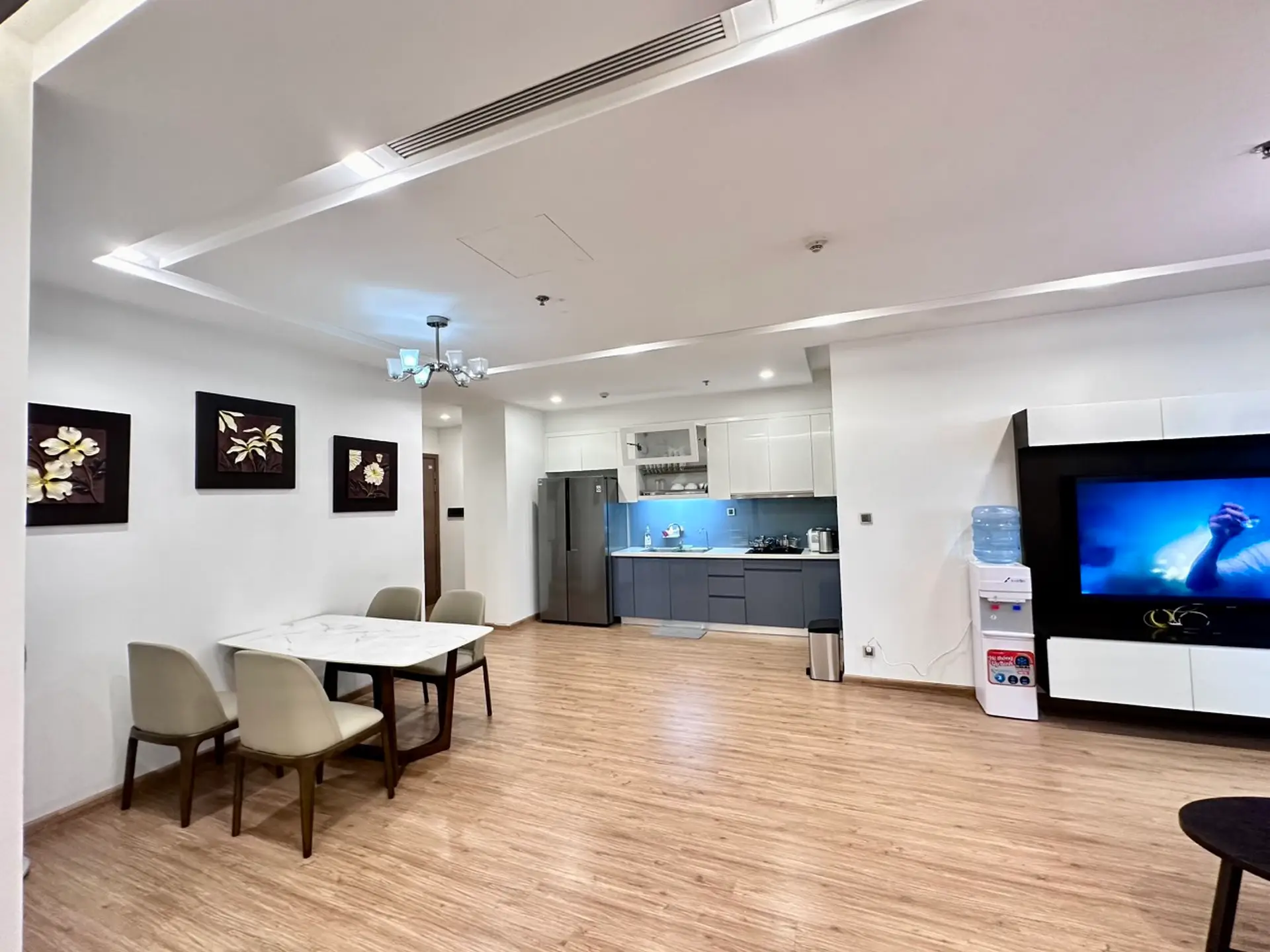 Vinhome-Metro-polis-M2-2610-3bed_livingroom.