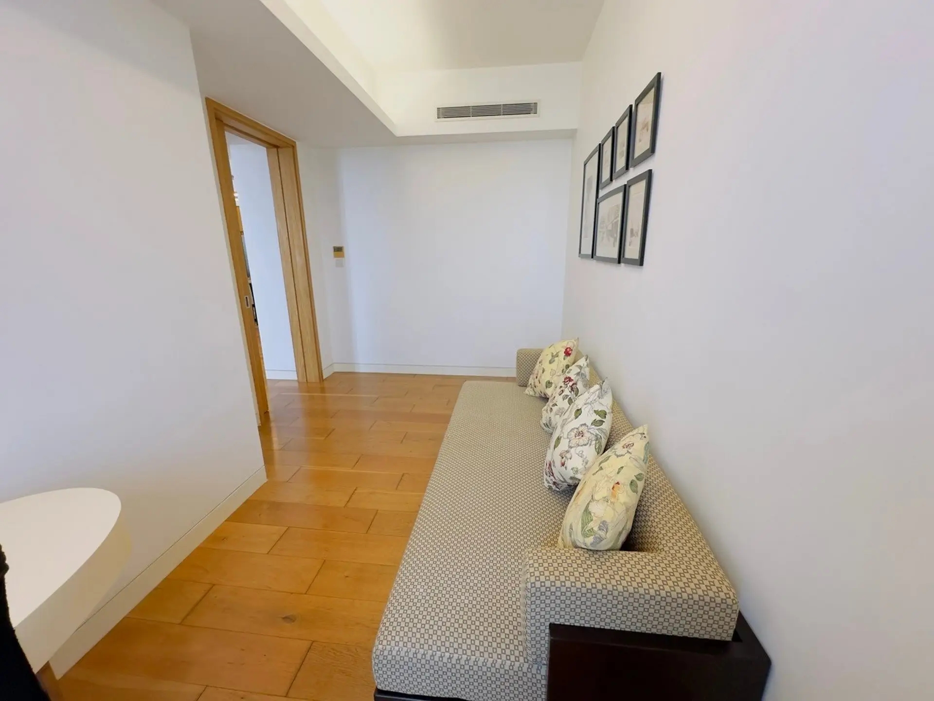 z6930160668127_ef5474dd378cc4f80bc2a8fe8d99432b